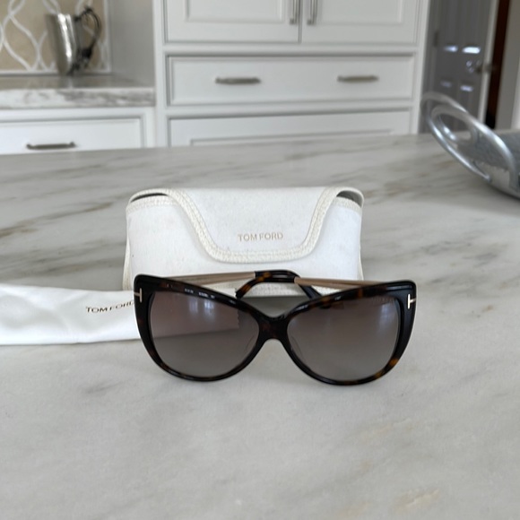 TOM FORD brand brown with gold sunglasses never worn with white TOM FORD case - Picture 2 of 11
